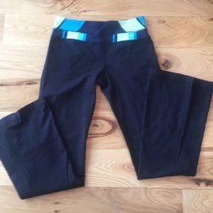 Lululemon Groove pants size 6